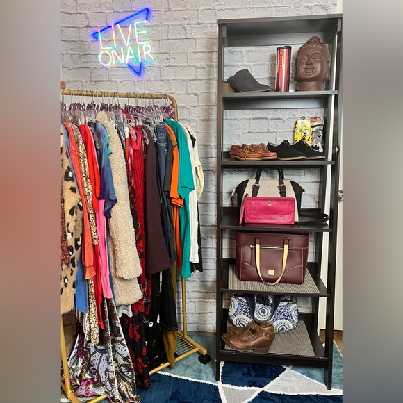 🚨$3 STARTS FOLLOW LIVE SHOWS🚨 - Picture 5 of 8